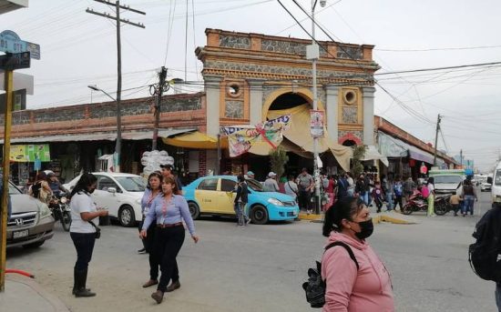 Norma Layon por el mercado Domingo Arenas