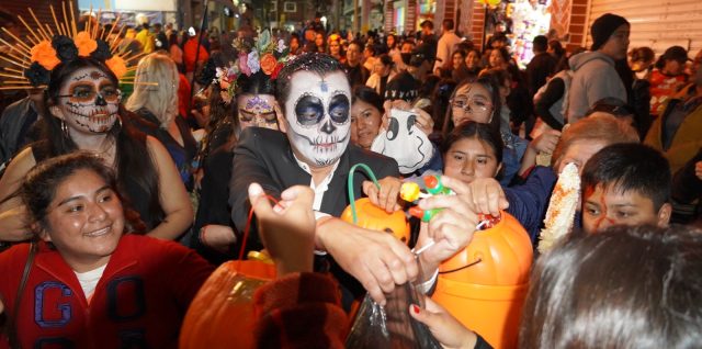 desfile de catrina san martin texmleucan juan manuel