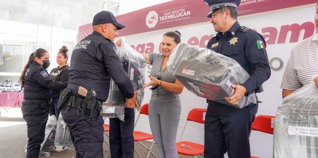 entrega uniformes policias 2024 norma layon texmelucan