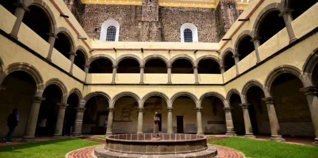 ex convento huejotzingo patio central monasterio