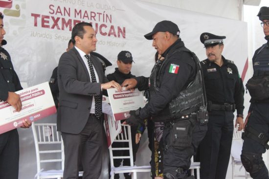 juan manuel alonso presidente electo san martin texmleucan uniformes y equipo policia apoyo economico