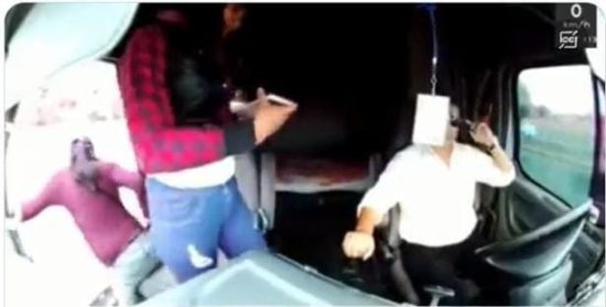 Trailero da aventón a dos mujeres en la autopista México-Puebla no sabiendo que será victima de robo, eran cómplices de los delincuentes