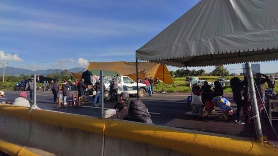 planton ejidatarios de tlahuapan autopista mexico puebla carpa