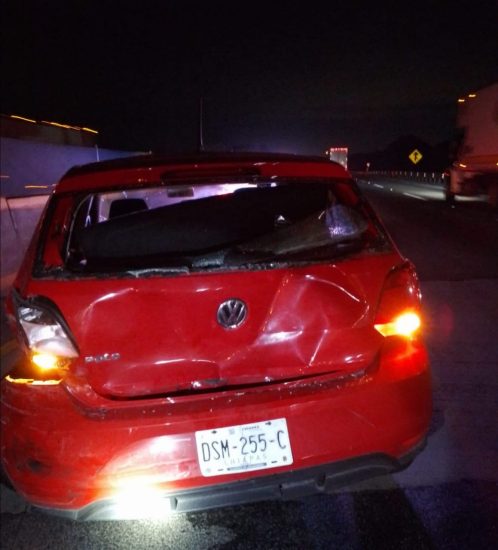 Un trailer al quedarse sin frenos impactó a varios vehículos en la autopista Mexico-Puebla a la altura de Santa Ana Xalmimilulco, Huejotzingo