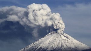 El Volcán Popocatépetl en caso de una erupción los municipios el Izta-Popo corren riesgos en caso de una erupción.